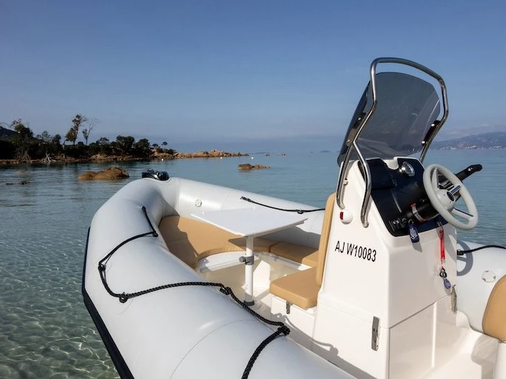 Boot mieten Isolella günstig BOMBARD 650 SUNRIDER NEO