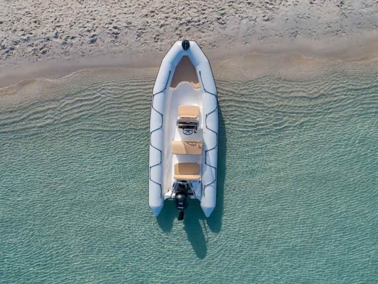 Schlauchboot mit oder ohne Skipper Bombard mieten in Isolella