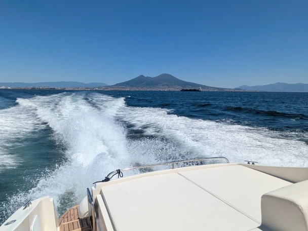 Baia 43/0 mieten Neapel