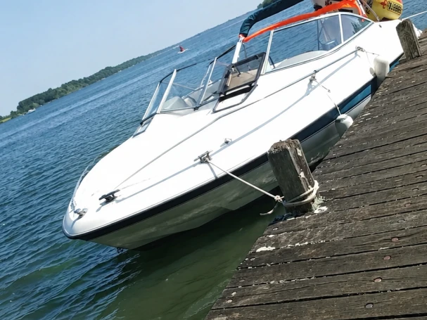 Motorboot mit oder ohne Skipper Bayliner mieten in Dienville