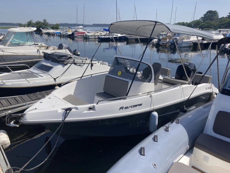 Vermietung Motorboot Nireus mit Führerschein