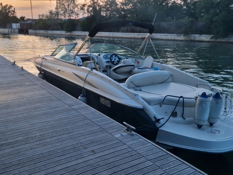 YachtCharter in San Giuliano - Venezia - Monterey 268SC auf SamBoat