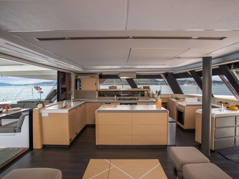 Bootsverleih Fountaine Pajot OKINAWA Neapel Samboat