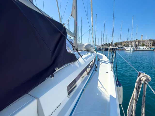 YachtCharter in Pula - Jeanneau Sun Odyssey 440 auf SamBoat