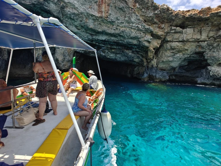 Motorboot mieten in St. Paul's Bay zum besten Preis
