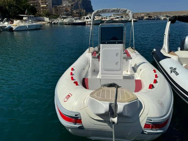 Schlauchboot mit oder ohne Skipper Marel mieten in Palermo