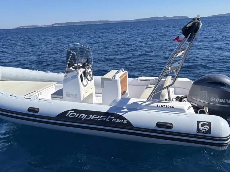 Ein Capelli Tempest 630 mieten in Le Lavandou