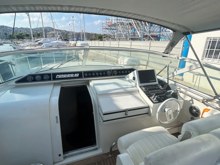 YachtCharter in Golfe-Juan - Pershing Pershing 40 auf SamBoat