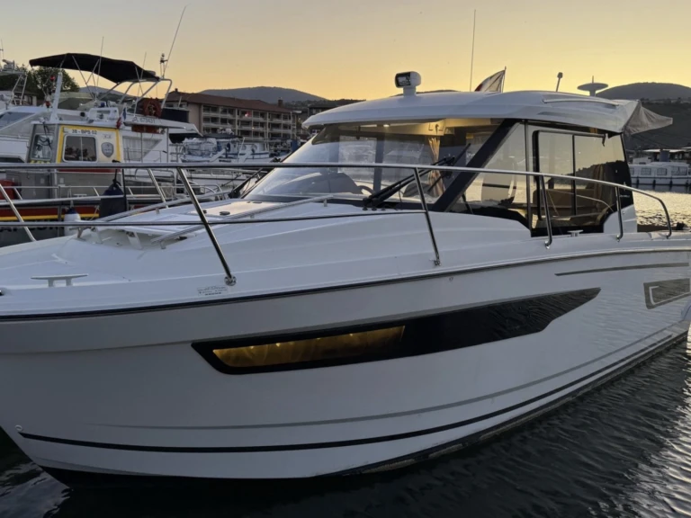 Vermietung Motorboot Jeanneau mit Führerschein