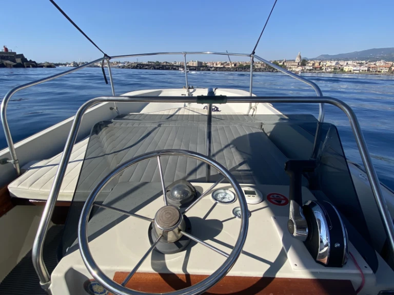 Motorboot mieten in Riposto zum besten Preis
