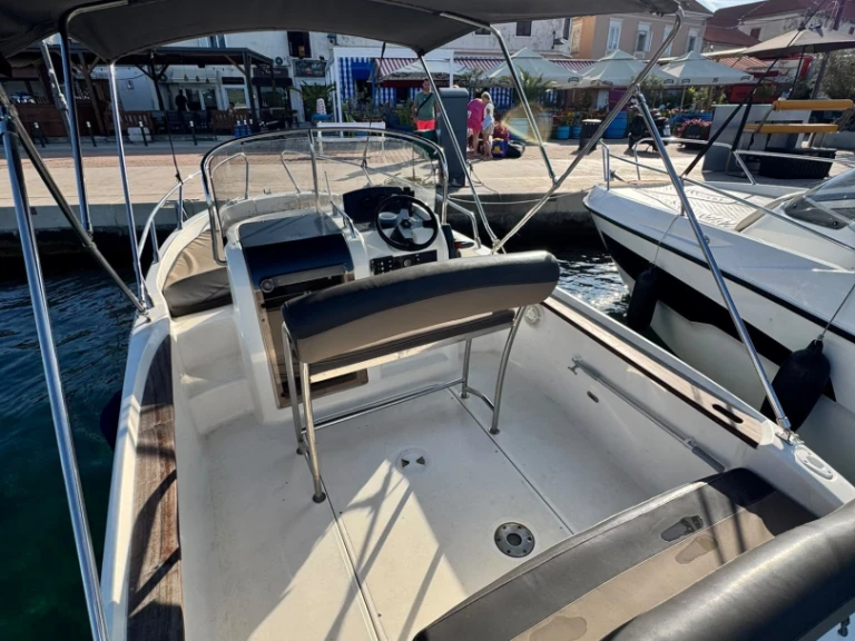 Motorboot mieten in Tkon zum besten Preis