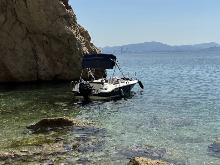 Vermietung Motorboot Kruger Stella mit Führerschein