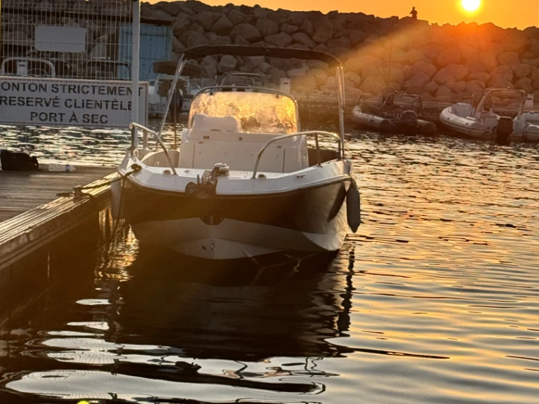 Ein Quicksilver Openactiv mieten in Frankreich