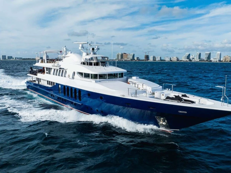 Boot mieten Neapel günstig YCM FIFTY