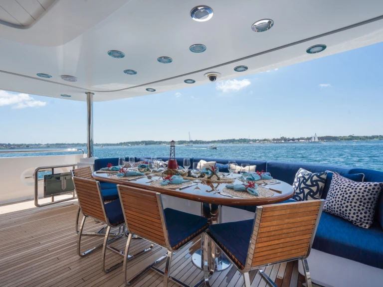 Westship TANZANITE mieten Fort Lauderdale