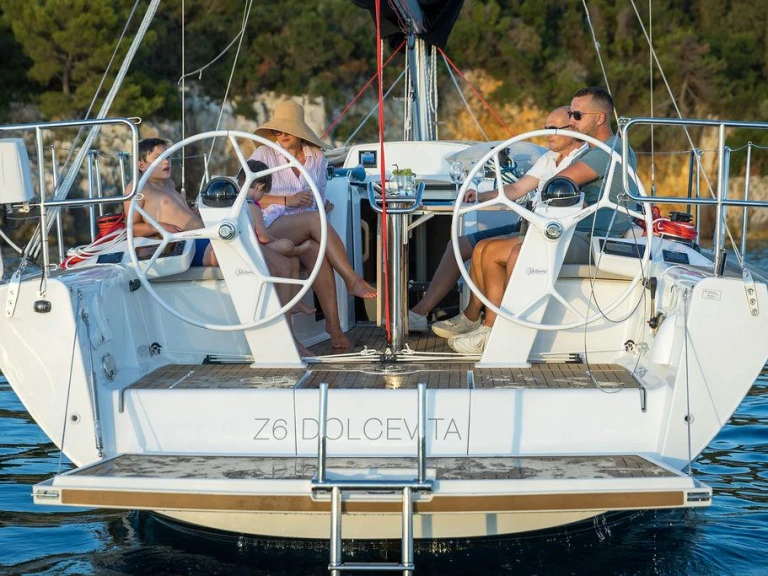 Ein Dehler Dehler 38 SQ mieten in Rovinj