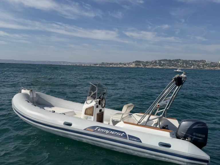 Ein Capelli Tempest 626 mieten in Marseille