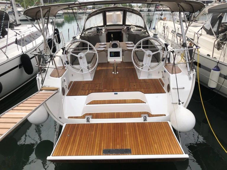 Bavaria Cruiser 46 mieten Lefkáda
