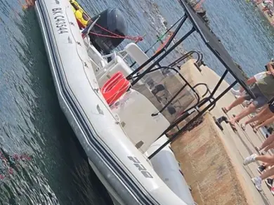 Vermietung Schlauchboot Zodiac mit Führerschein