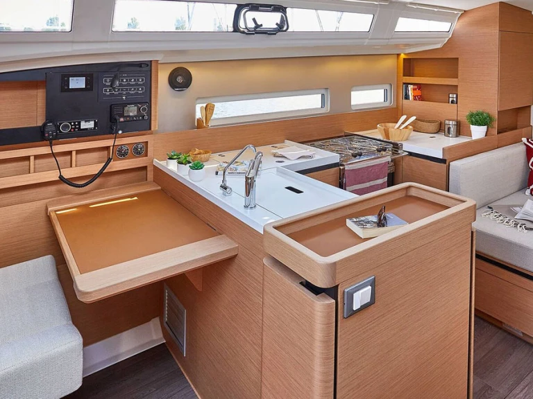 Segelboot mieten in Gouviá - Jeanneau Sun Odyssey 410