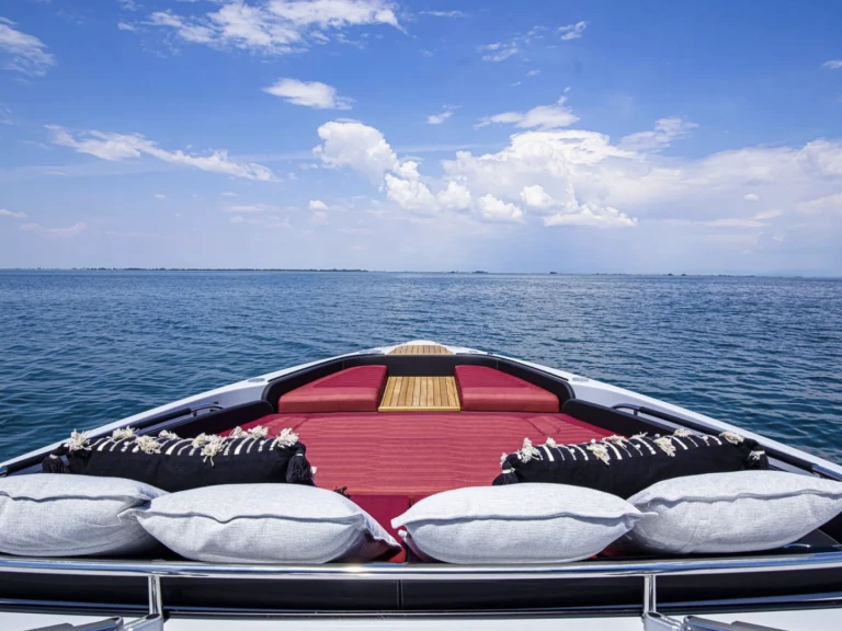 Boot mieten Saint-Tropez günstig Pershing 90