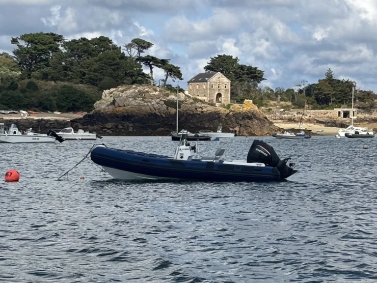 Schlauchboot mit oder ohne Skipper Tiger mieten in Paimpol