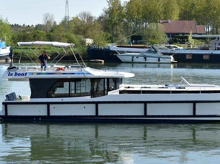 Motorboot mieten in Homps zum besten Preis