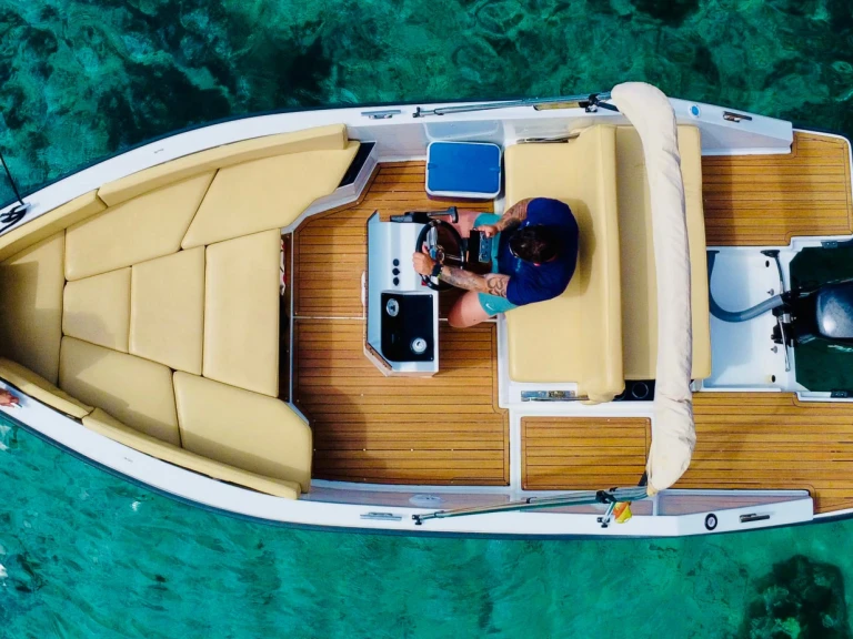 Motorboot mieten in Sant Antoni de Portmany zum besten Preis