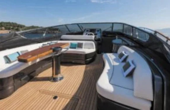 YachtCharter in Saint-Tropez - Régal Regal 27 Fasdeck auf SamBoat