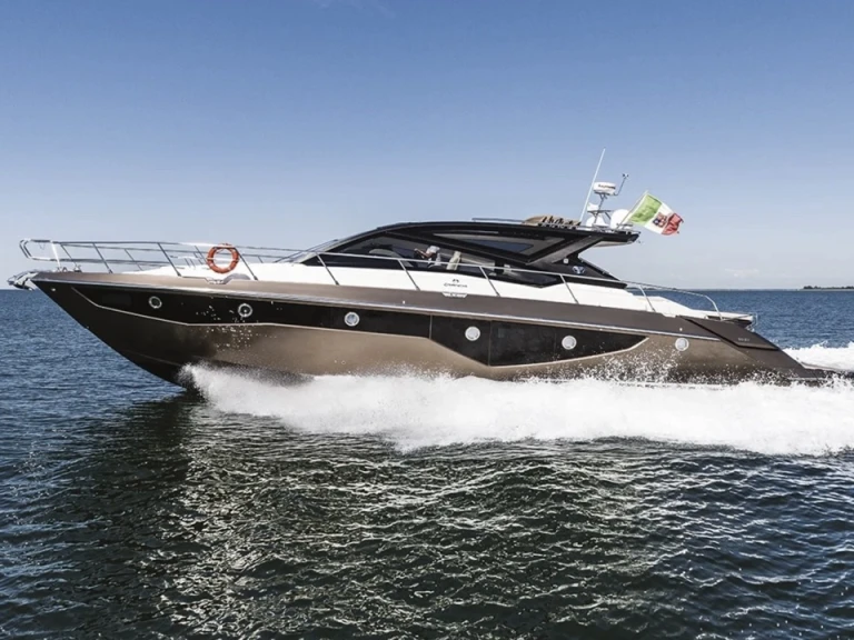 Ein Cranchi Cranchi 60 ST mieten in Saint-Tropez