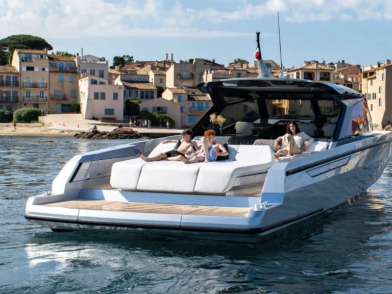 Vermietung Yacht Santasevera mit Führerschein