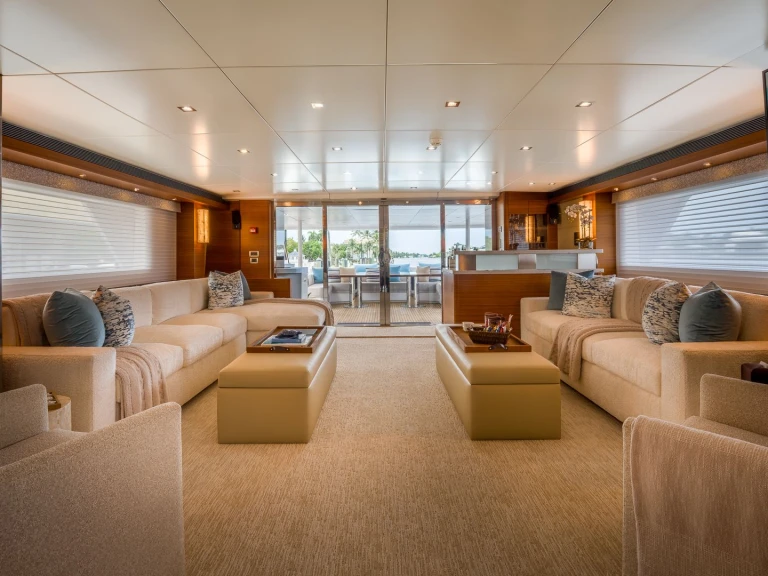 Heesen SEA AXIS mieten Bahamas
