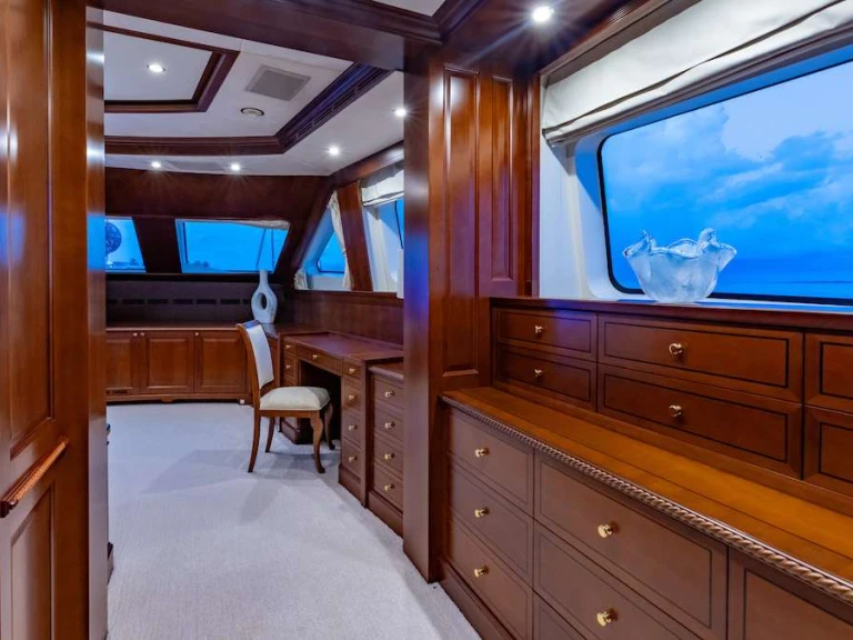 Vermietung Yacht Benetti mit Führerschein