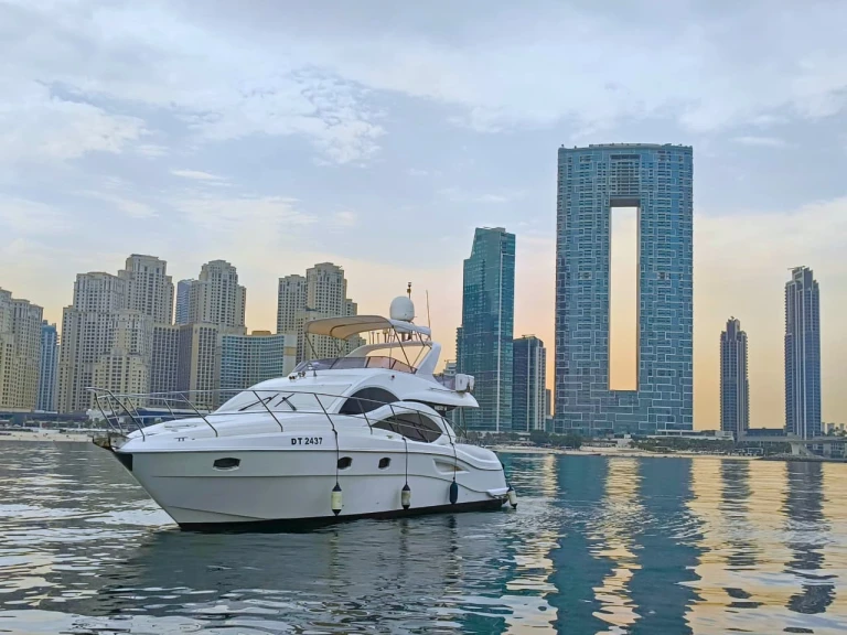 Motorboot mieten in Dubai Marina - Majesty Yachts Mejesty 50