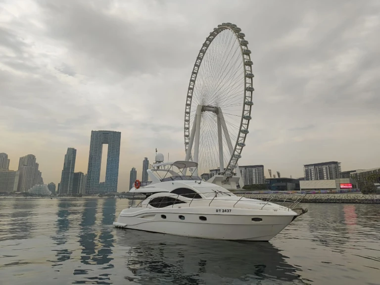 Motorboot mieten in Dubai Marina zum besten Preis