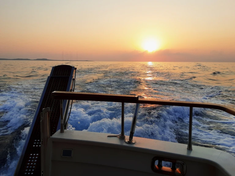 Motorboot mieten in Limassol Marina - Custom Made 66