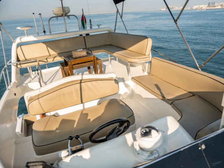 Motorboot mit oder ohne Skipper  Al Shaali Marine mieten in Dubai Marina