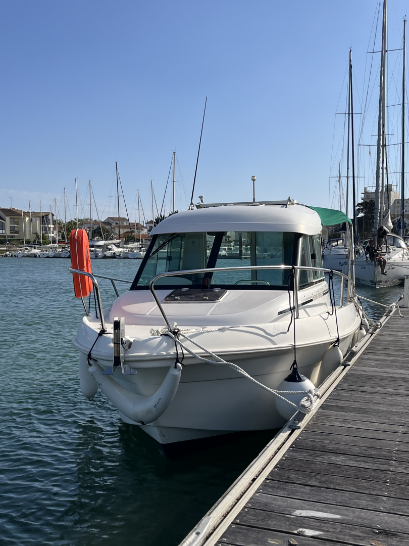 Vermietung Motorboot Jeanneau mit Führerschein