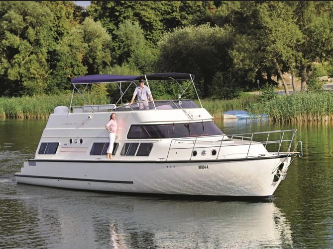 Motorboot mieten in Fürstenberg/Havel zum besten Preis