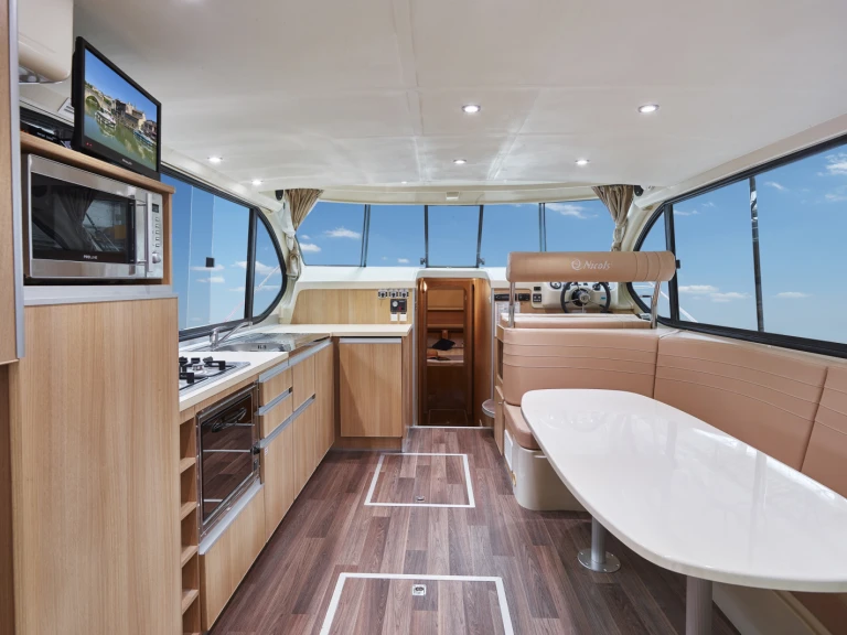 YachtCharter in Saverne - Nicols Yacht Nicols Estivale Sixto Prestige C auf SamBoat