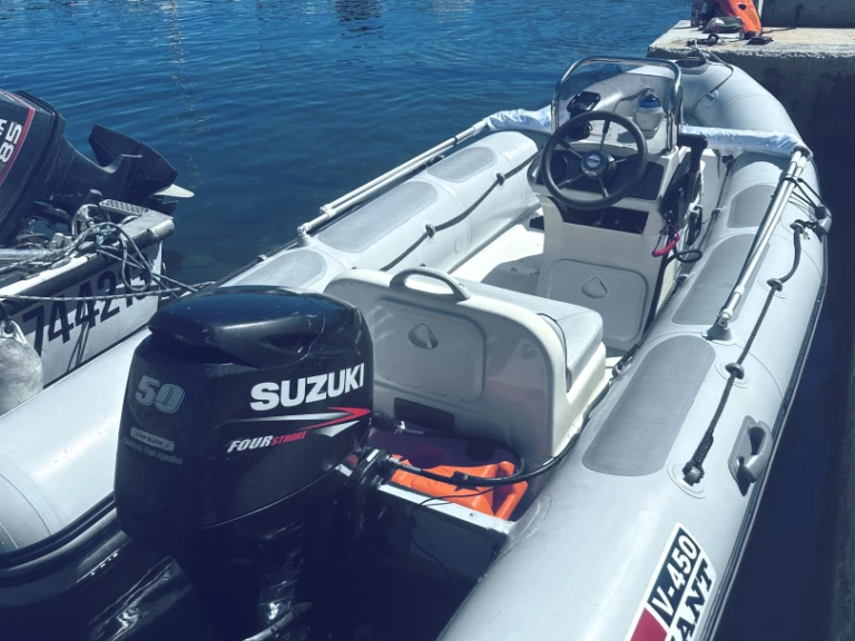 Schlauchboot mieten in Carro - Valiant Valiant 450 Vanguard