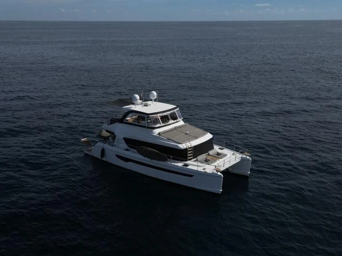 Vermietung Yacht Iliad mit Führerschein
