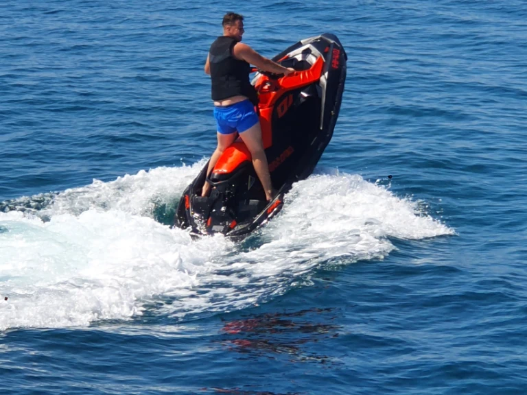 Motorboot mit oder ohne Skipper Doqueve mieten in Marbella
