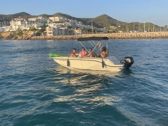 Ein Quicksilver Quicksilver 470 XS mieten in Sitges