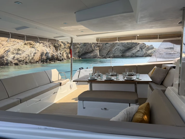 Fountaine Pajot Aura 51 mieten Álimos