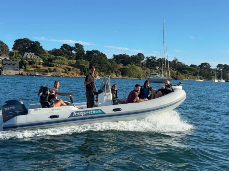 Vermietung Schlauchboot Capelli mit Führerschein
