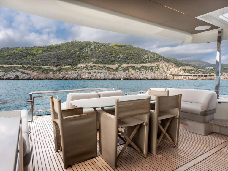 Ein Prestige Yachts ENTHUSIAST mieten in Neapel