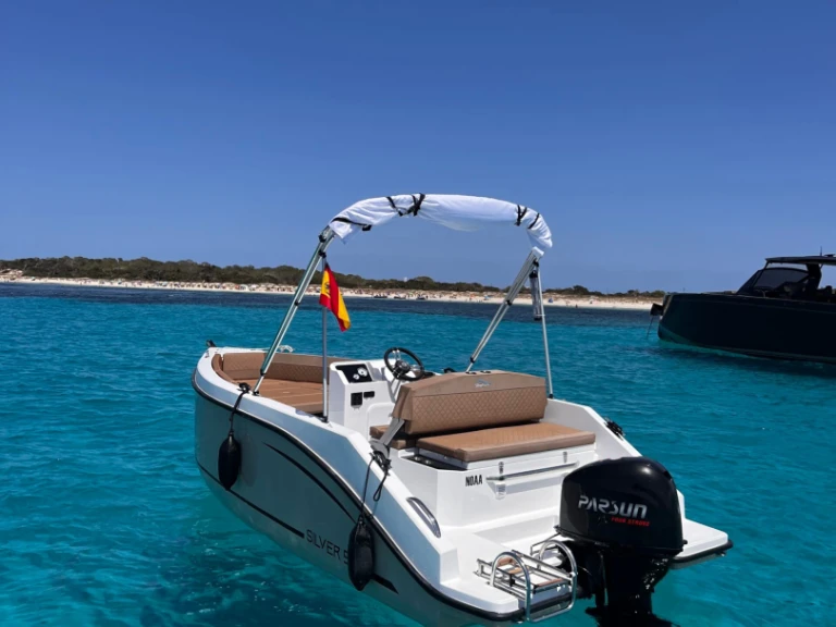Ein Silent Yachts 555 mieten in Club Nàutic Ca'n Picafort
