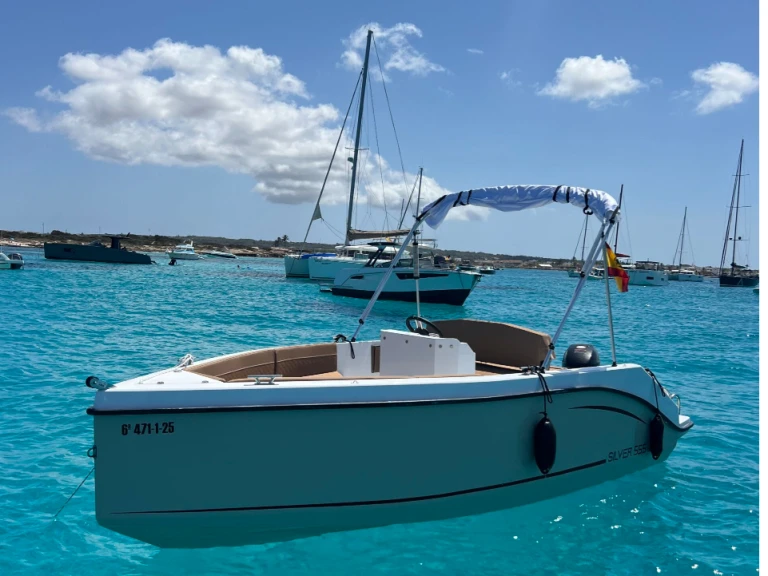 Motorboot mit oder ohne Skipper Silent Yachts mieten in Club Nàutic Ca'n Picafort