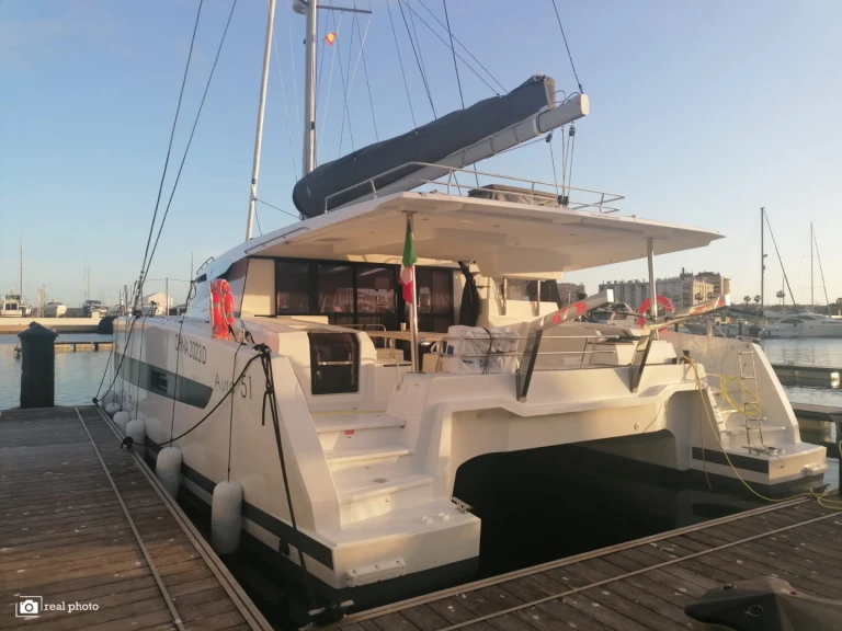 Ein Fountaine Pajot Aura 51 mieten in Cannigione di Arzachena